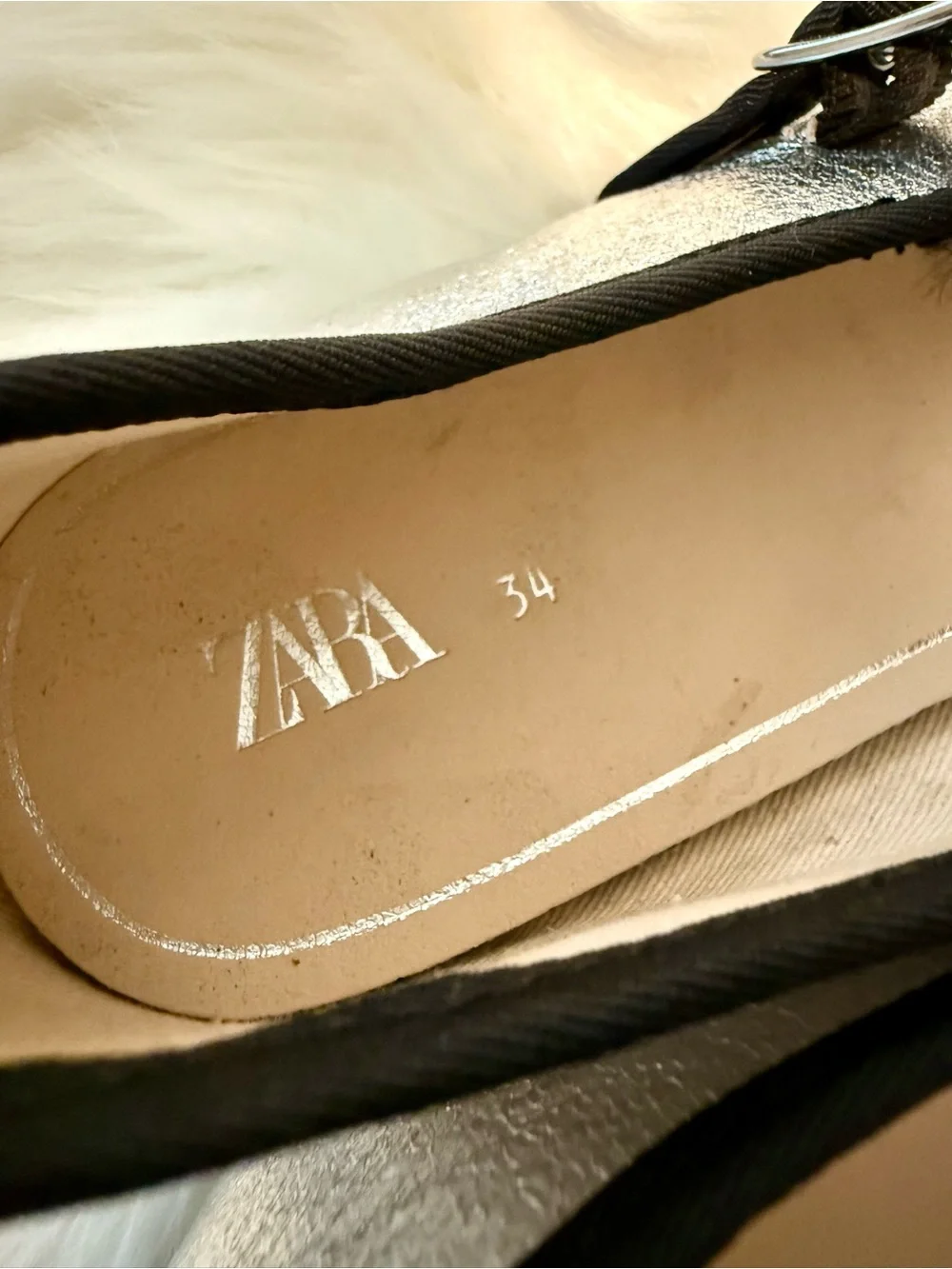 Zara Silver Mary Jane Flats with Black Trim Size 34 (US Size 2.5)